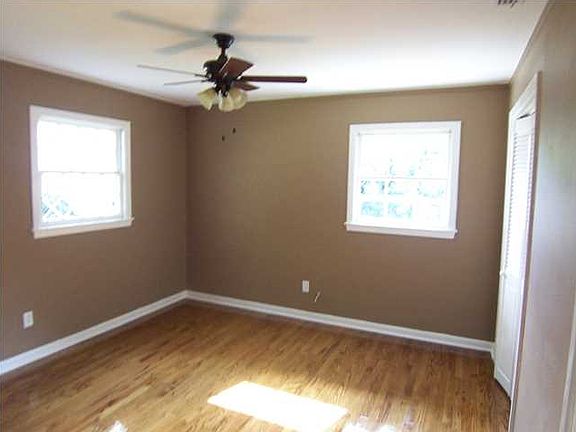 5th image of 500 W Rosswood Dr