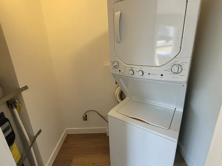 1554 Houston Ave — Photo 11