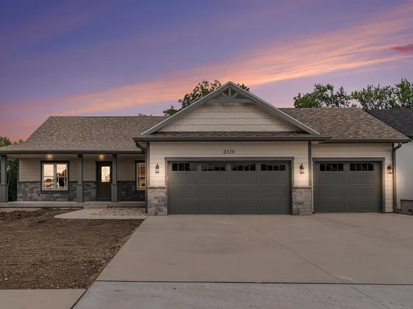 4330 SW Lakeside Dr, Topeka, KS 66610