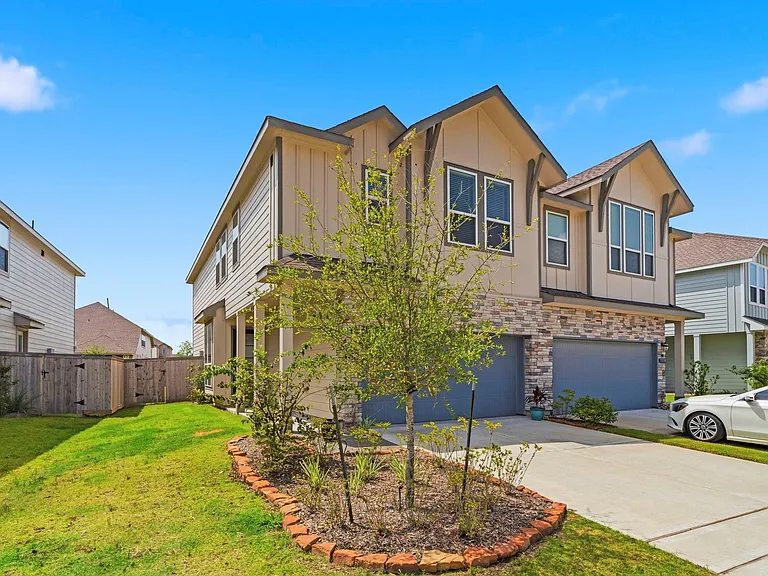 21235 Doubtful Canyon Dr — Photo 30