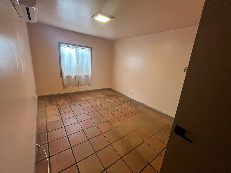 728 Glenoaks Blvd — Photo 3