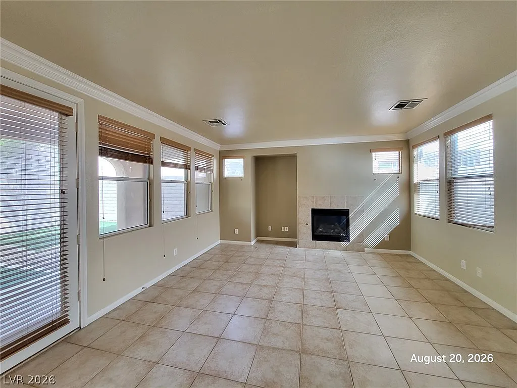 3 bed, 2.5 bath, 2480 sqft, $2,695 — Photo 4