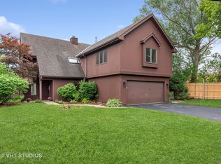 1030 Atkinson Rd, Lake Bluff, IL 60044