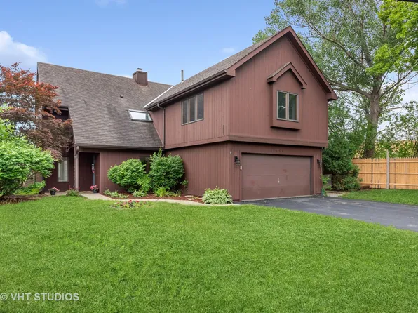 1030 Atkinson Rd, Lake Bluff, IL 60044