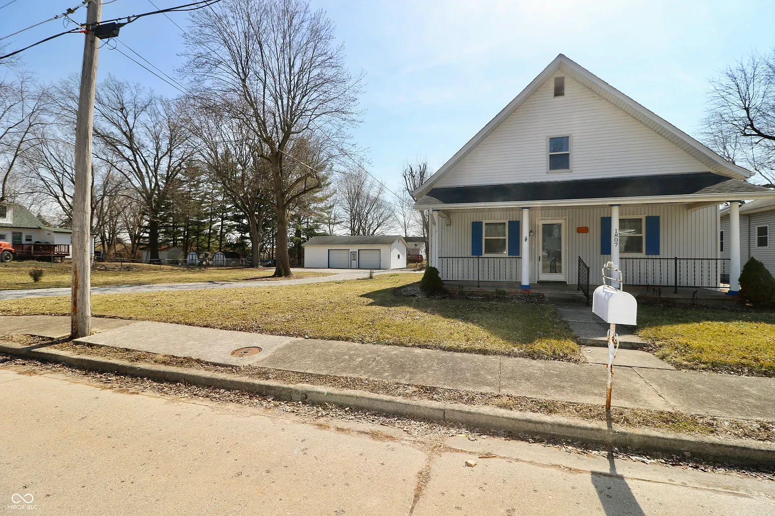 1807 Michigan St photo 1