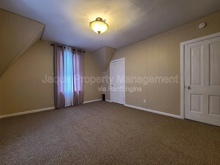 621 State St #2 — Photo 6