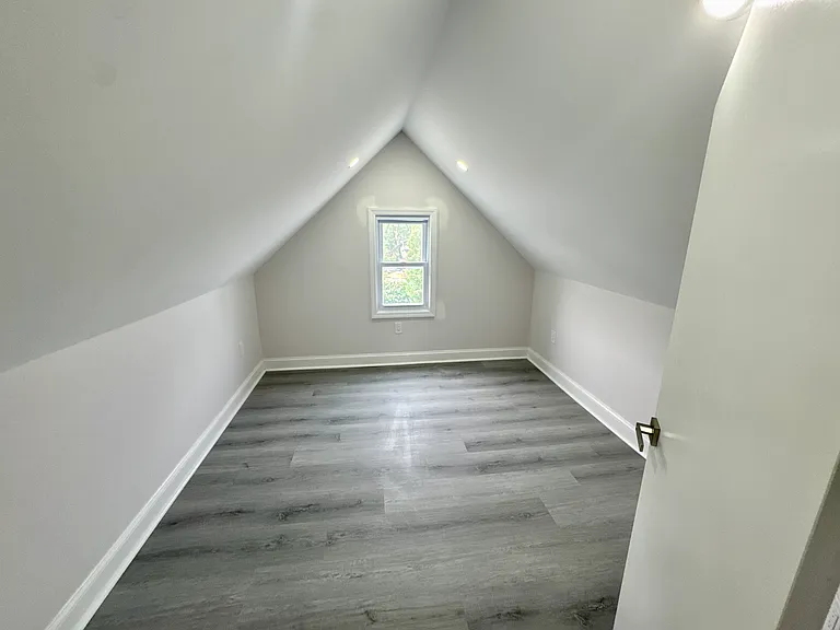 10 Lake Ave #2 — Photo 15