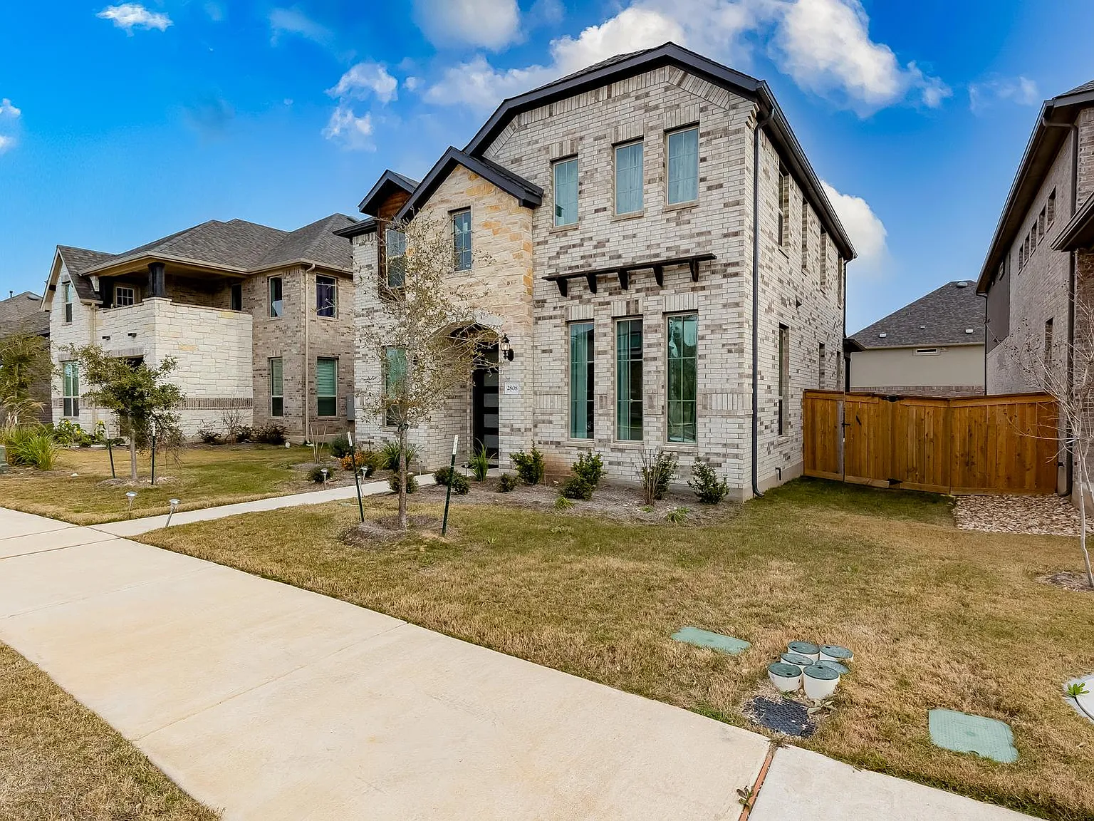 4 bed, 2955 sqft, $3,000 — Photo 4