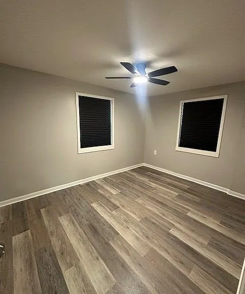 4 E Washington Ave — Photo 25