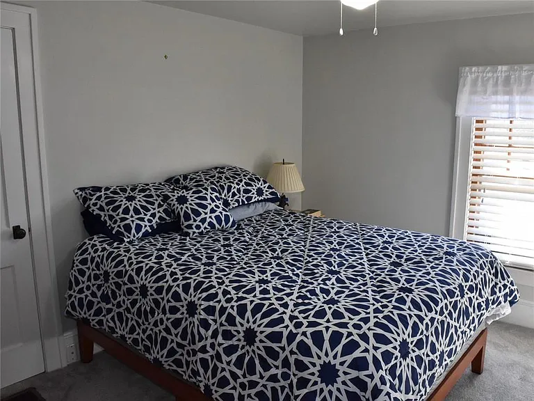 685 Pine St — Photo 5