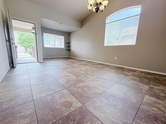 4th image of 3754 Desert Pinon Dr NE