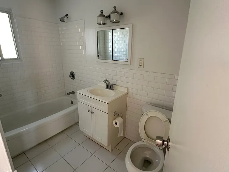 5 1599 1/2 Bergen Blvd #12 — Photo 7