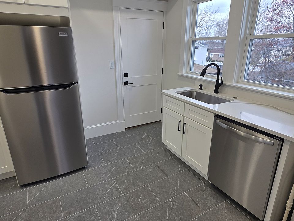 1st image of 50-52 Wilshire St #2