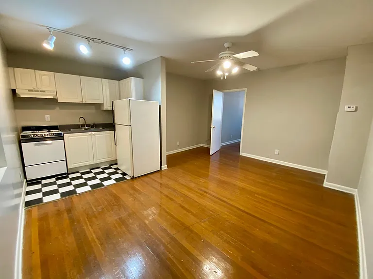 Andrews Court — Photo 13