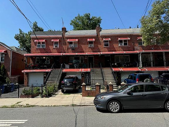 2nd image of 2737 Throop Ave #1