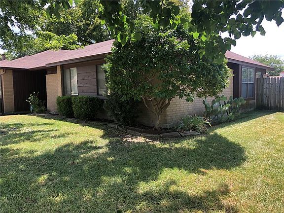 2nd image of 2533 Independence Dr