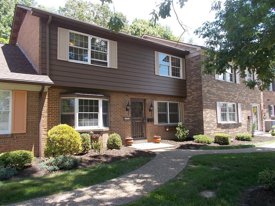1st image of 620 Carriage Dr