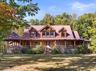 545 Dripping Springs Rd, Monterey, TN 38574