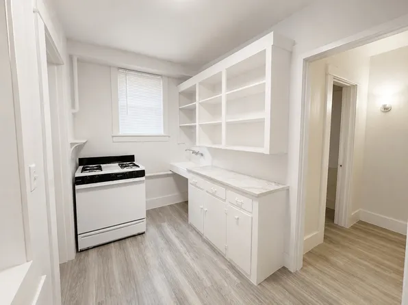 Clayton Place, 1110 E John St APT B, Seattle, WA 98102