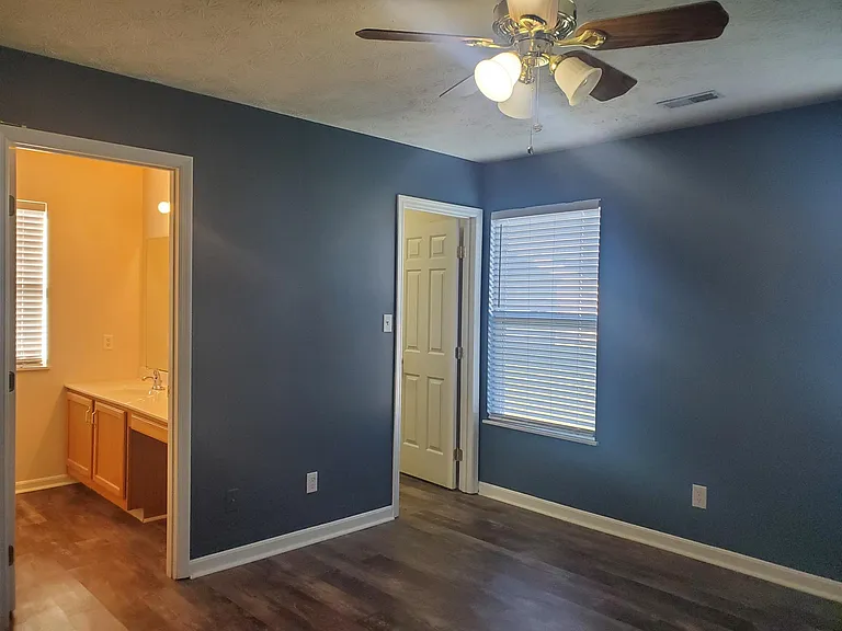 295 Keswick Dr — Photo 9
