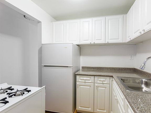 3rd image of 344 E 63rd St #A2b