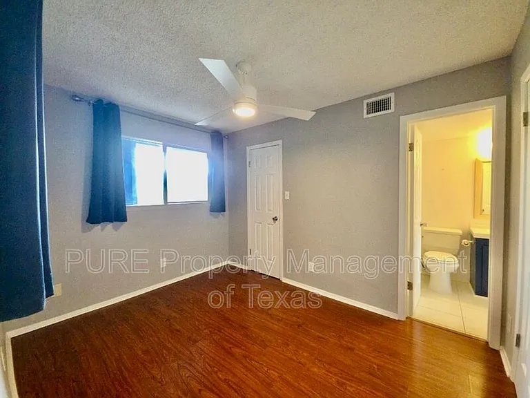 2500 Burleson Rd #521 — Photo 16
