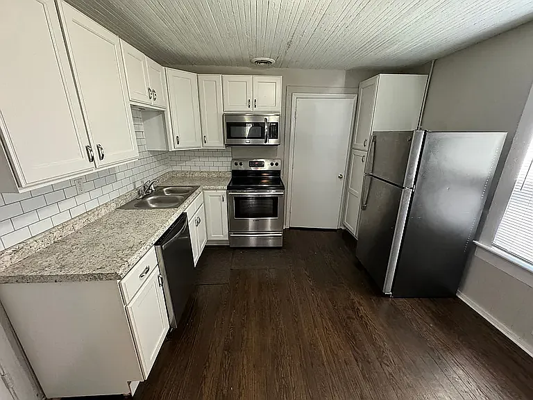 920 Gay St — Photo 4