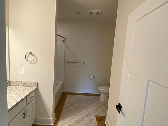4th image of 246 West Ave #303