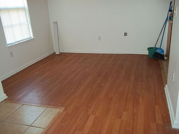 3rd image of 981 Melson Ave