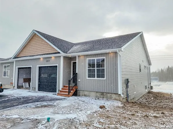 127 Glennorth St, Fredericton, NB E3G 0A6