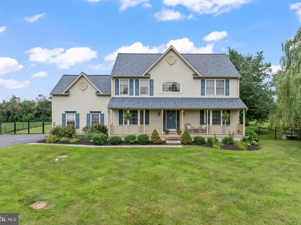 303 Briarwood Ln, Woolwich Township, NJ 08085