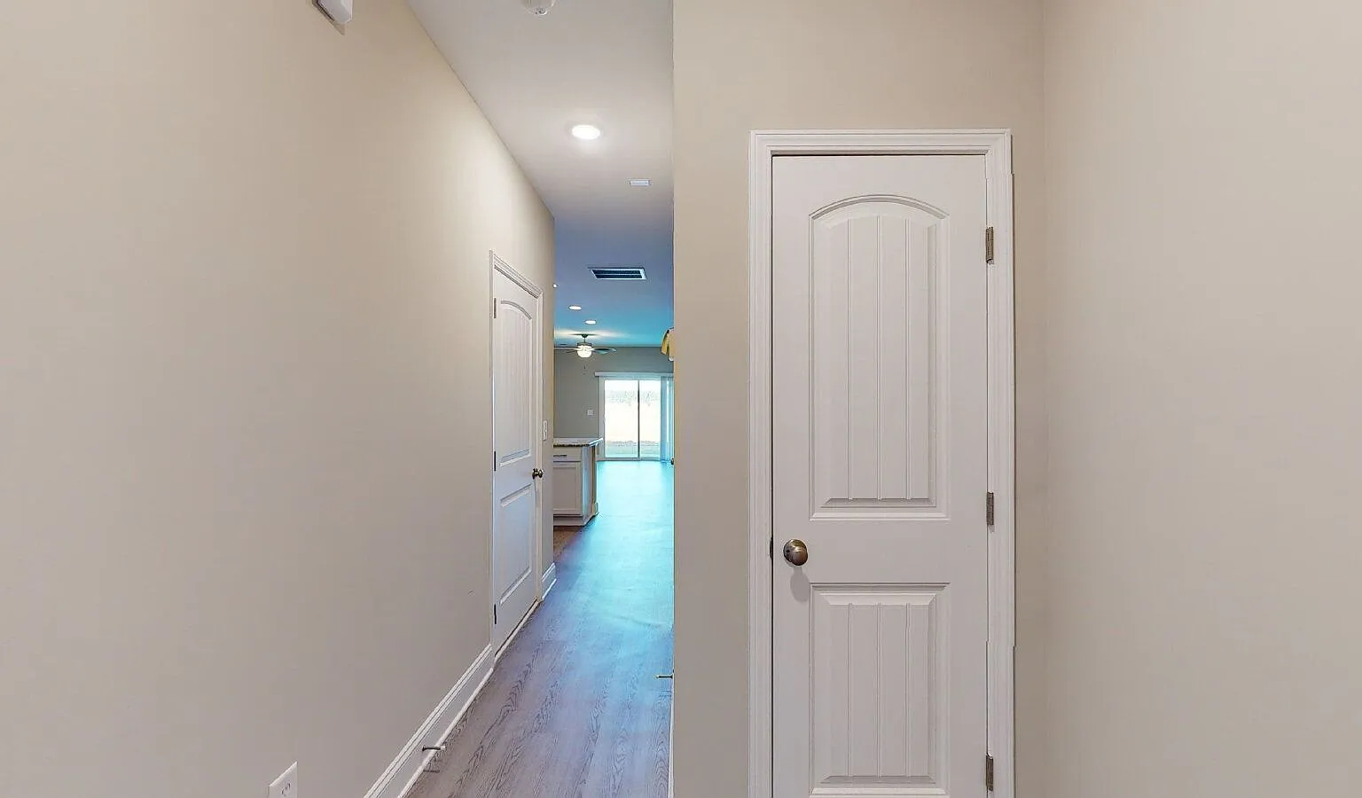 3 bed, 2.5 bath, 1658 sqft, $1,800 — Photo 2