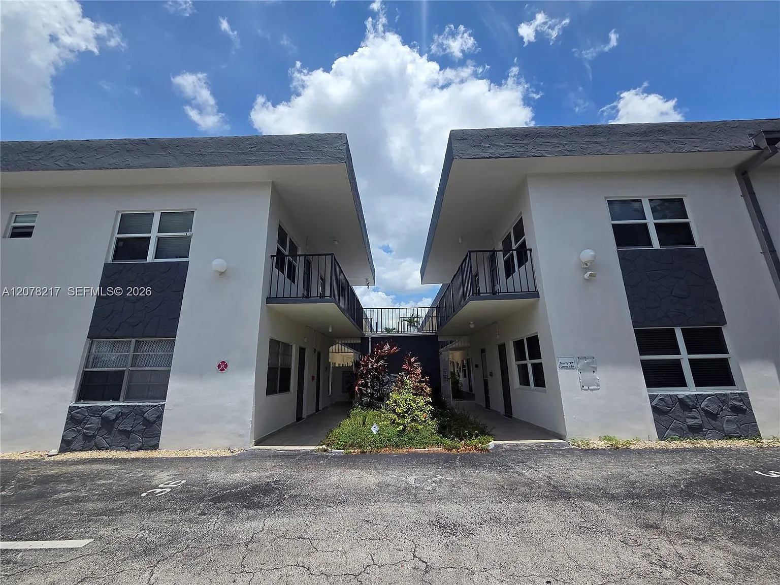 Star Paradise Condo — Photo 2