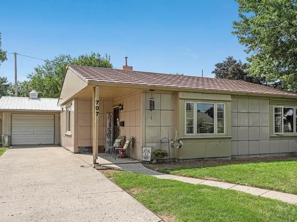 707 Ohio Ave, Auburn, IN 46706