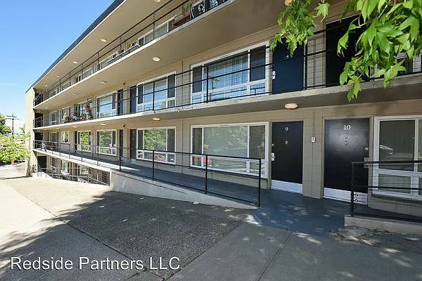 Effortless Living Near the Alaska Junction The Webster Apartments — Photo 8
