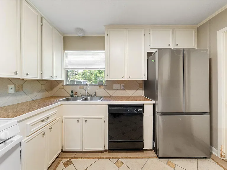 1105 Thomas Ave — Photo 20