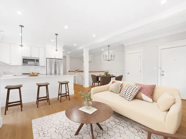 109 Ellington St #1, Dorchester, MA 02121