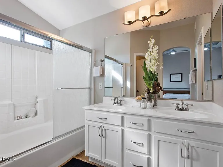 6494 S Foothills Dr — Photo 22