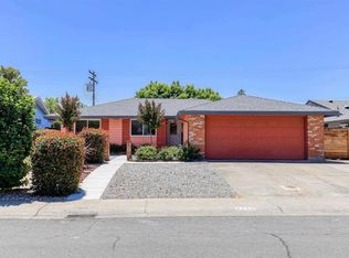 8656 Merribrook Dr, Sacramento, CA 95826