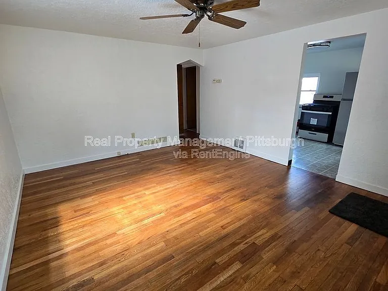 4744 Lougean Ave — Photo 8