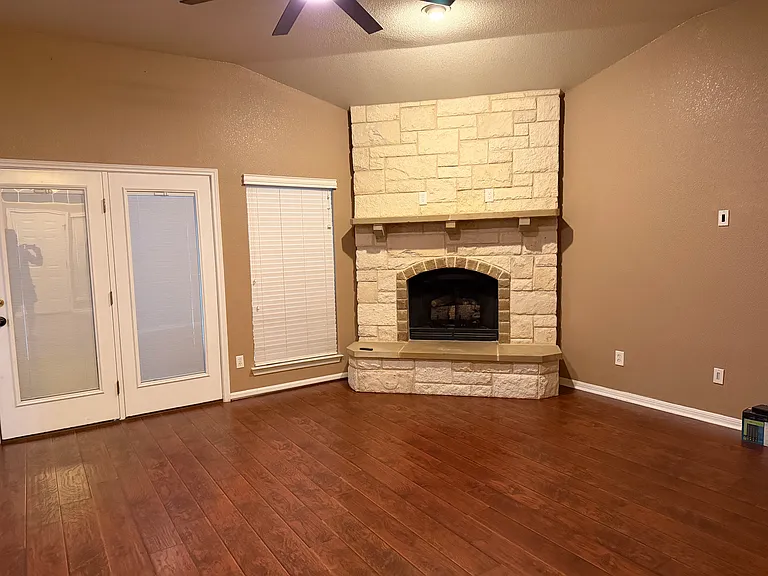 621 S Roy Reynolds Dr — Photo 13