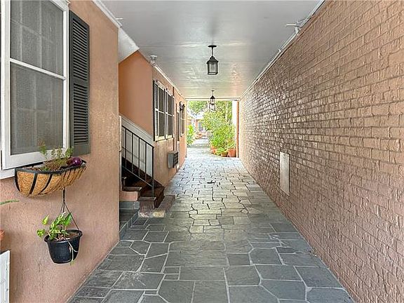 2nd image of 919 Saint Philip St APT 6