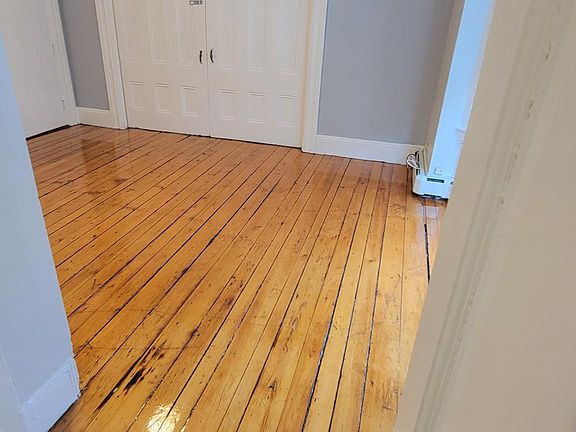 4th image of 472 W Fountain St APT 2