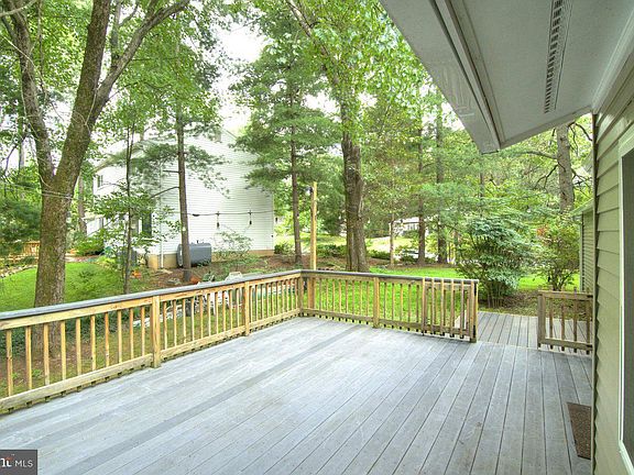 3rd image of 2405 Earlsgate Ct