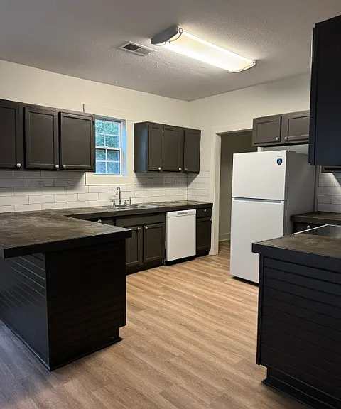 354 E Mayes St — Photo 10
