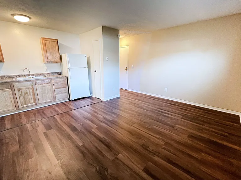 Crown Crossing Apartments — Photo 69
