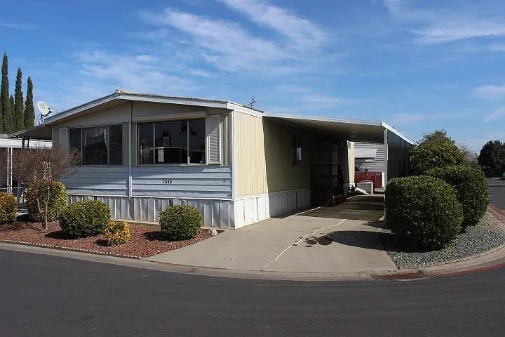7413 Carondelet Ln photo 1