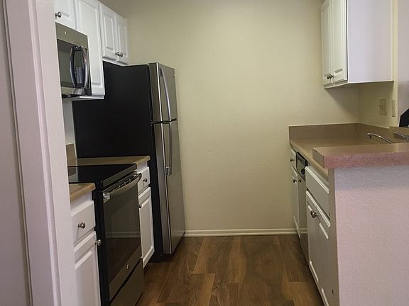 4th image of 2307 Catalina Cir APT 171
