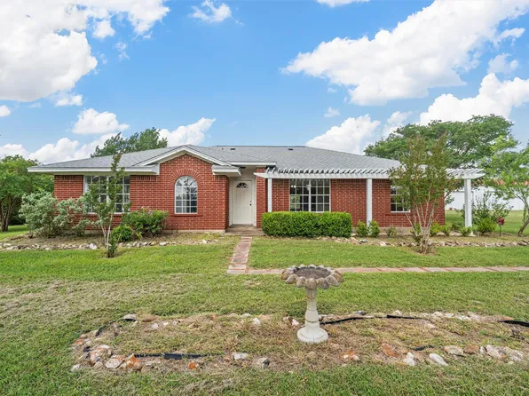 689 Lcr 662, Kosse, TX 76653