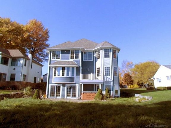 3rd image of 5055 Pointe Dr